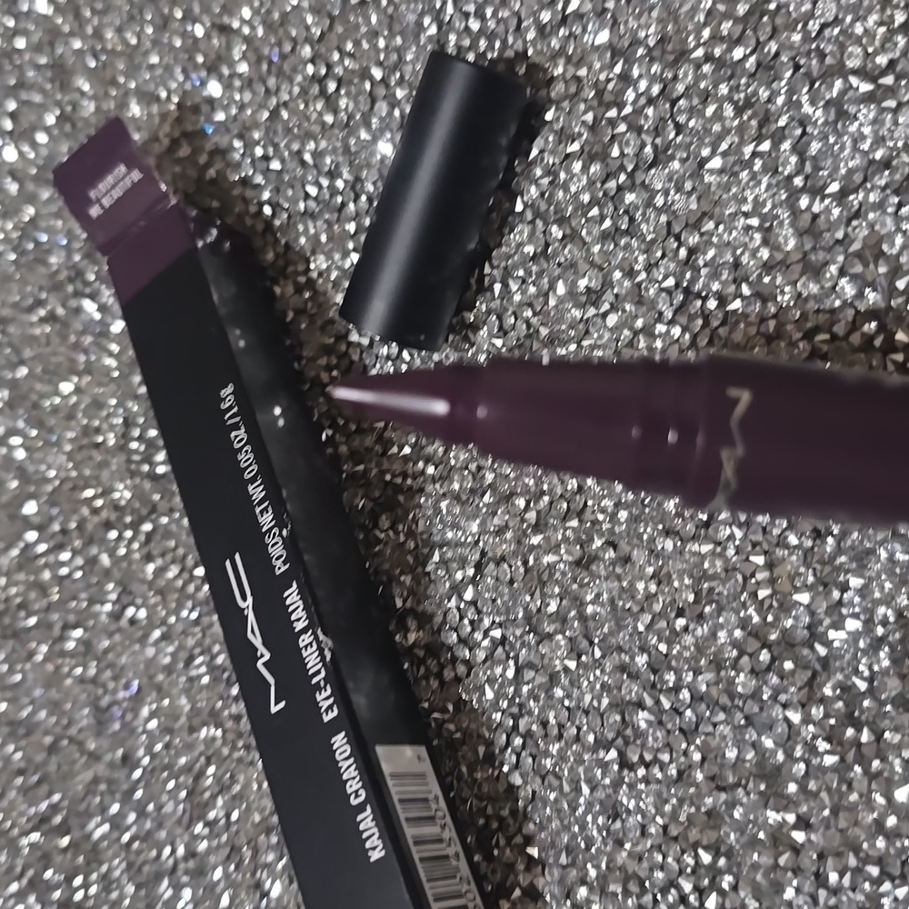 ❇️🧚‍♀️FLOURISH ME BEAUTIFUL Mac RARE Kajal Crayon Eyeliner NWT - Picture 5 of 6